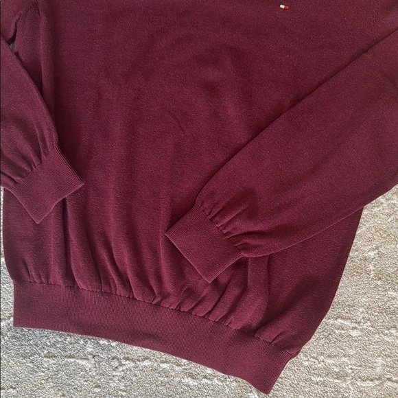 Tommy Hilfiger Red V-Neck Sweater Classic Knit - Picture 3 of 3